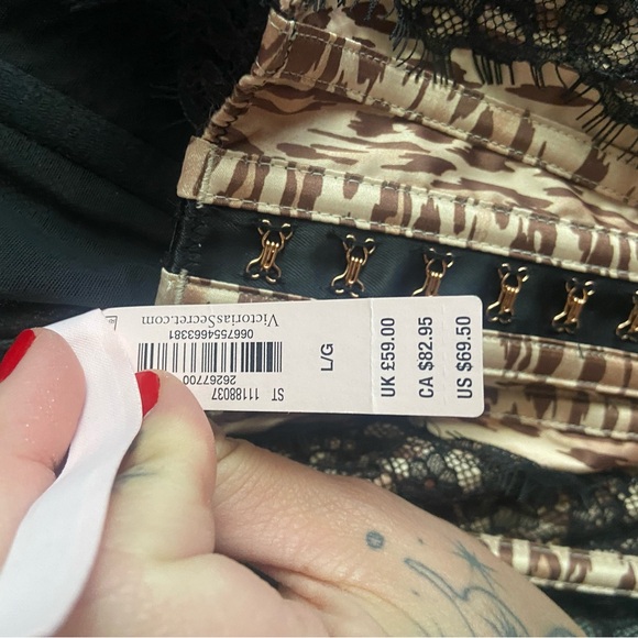 Corset from Victoria’s Secret never used and cheetah print with lace! - Picture 2 of 4